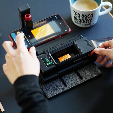 DigitaLIZA Max With Smartphone Stand