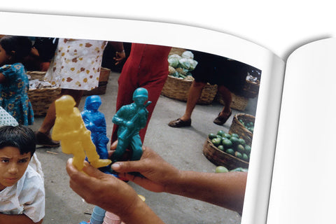 Close-ups from Afar: Selected Short and Longer Essays on Social Uses of Photography - Sally Stein