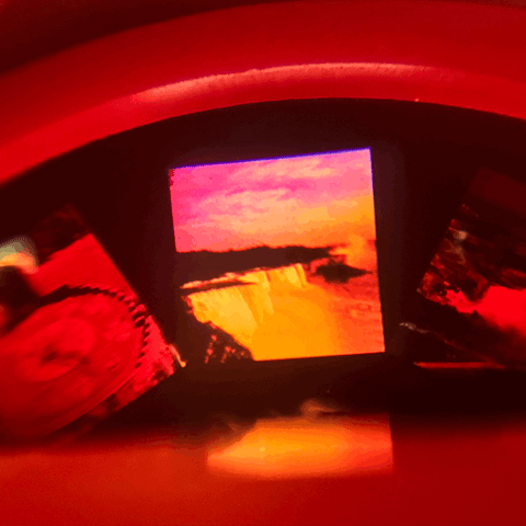 Cámara vintage con visor de diapositivas (edición de las Cataratas del Niágara)