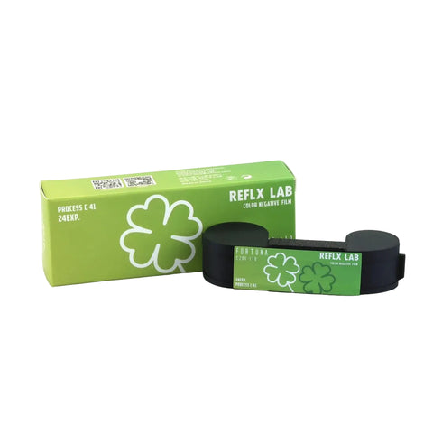 Green box and black strap with 'REFLEX LAB' branding on a white background