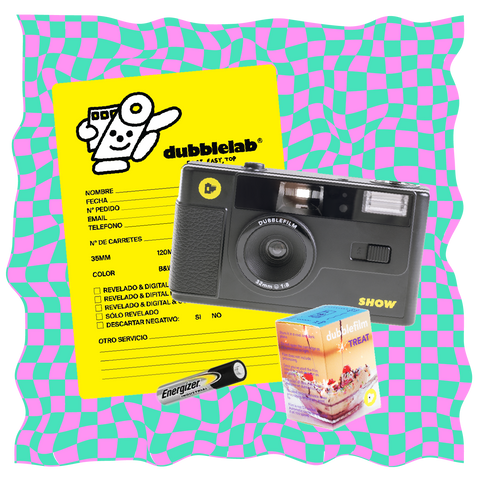XMAS PACK ~ cámara SHOW + película TREAT de 35 mm + pila AAA + ¡Revelado gratis!
