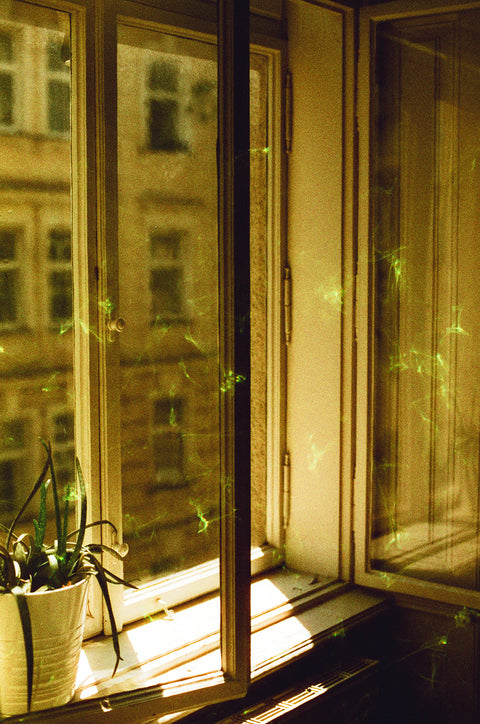 EMERALD - special effect film by REVOLOG Ltd Edition